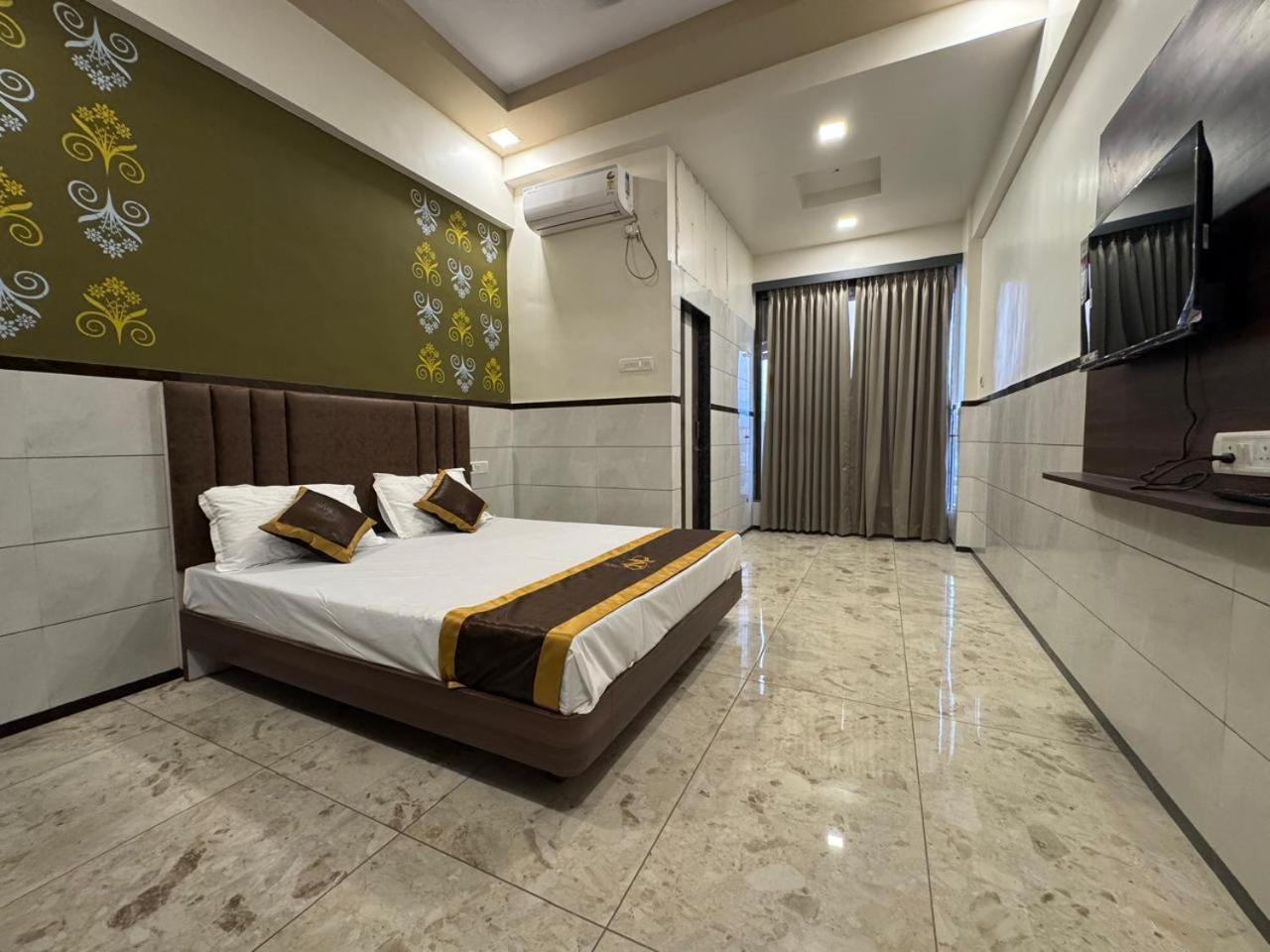 Majestic Inn Vasai Eksteriør billede