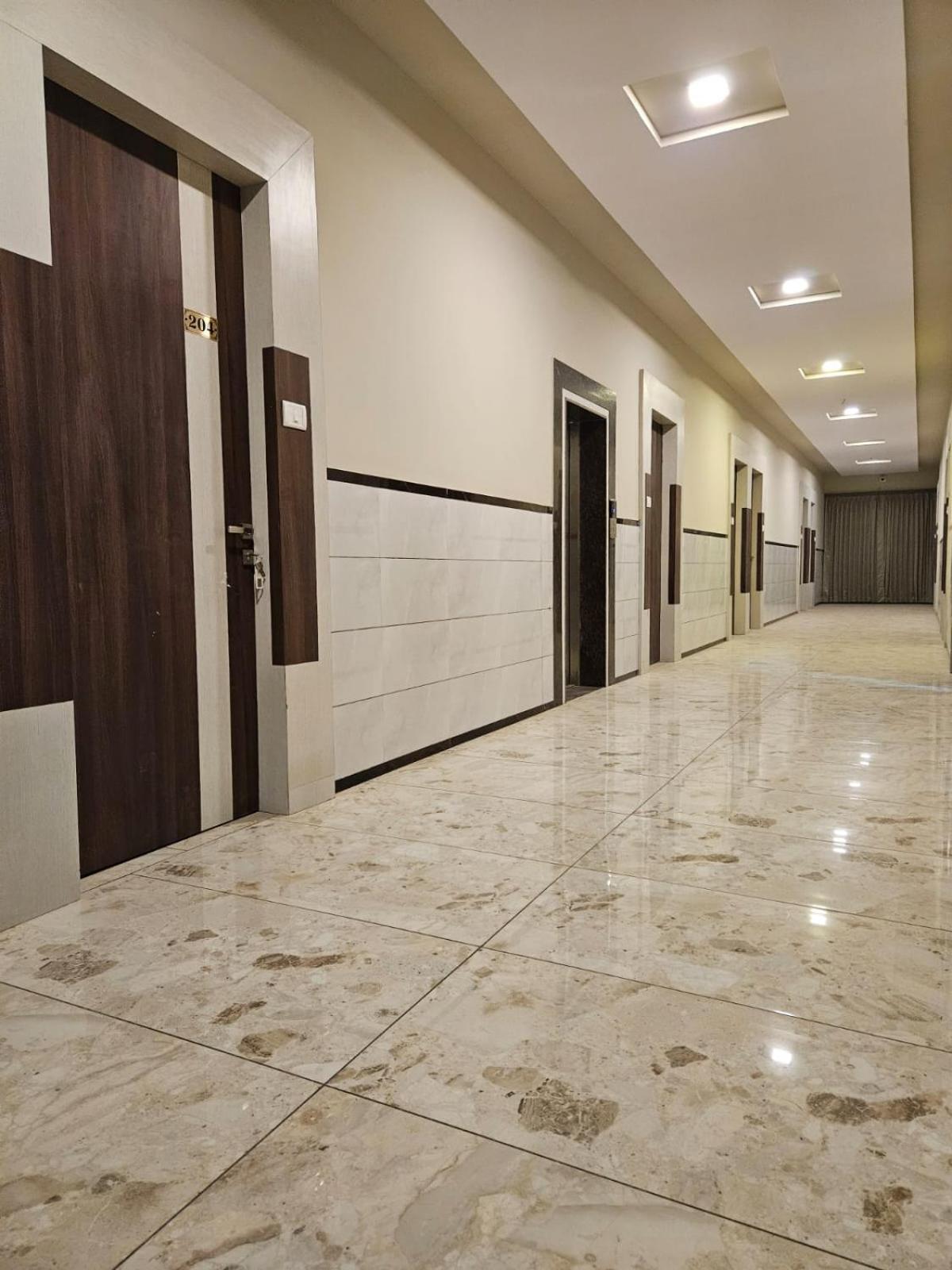 Majestic Inn Vasai Eksteriør billede