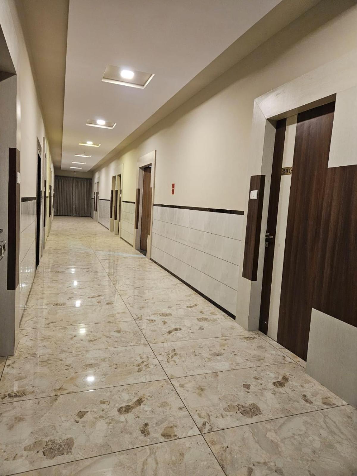 Majestic Inn Vasai Eksteriør billede